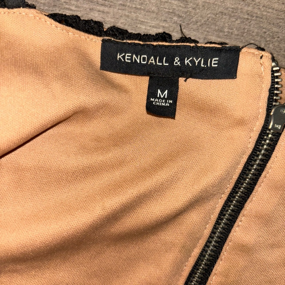 Pretty top - Picture 3 of 3